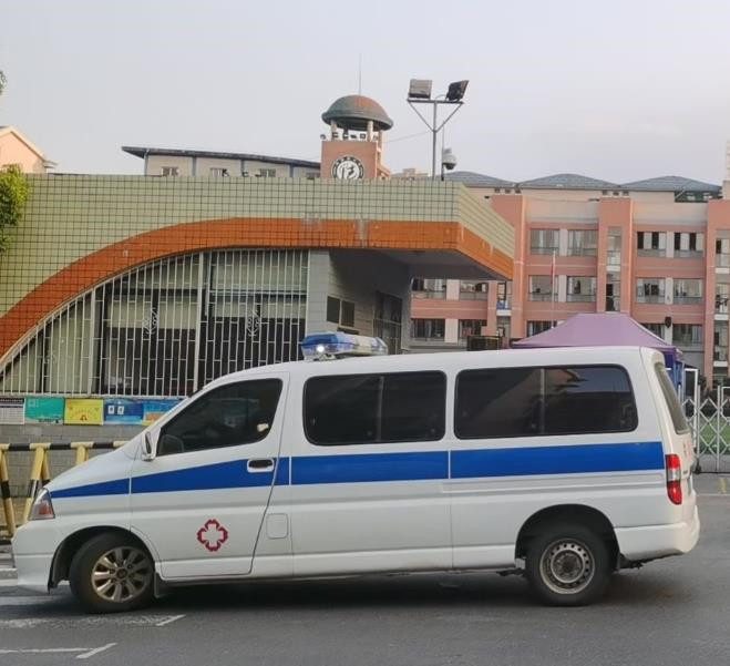 番阳镇救护车出租护送骨折病人一公里多少钱